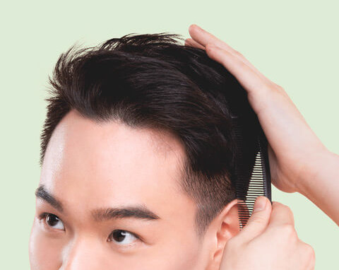 5 Signs of Thinning Hair Men Should Watch for in their 20’s