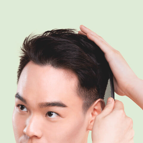 5 Signs of Thinning Hair Men Should Watch for in their 20’s
