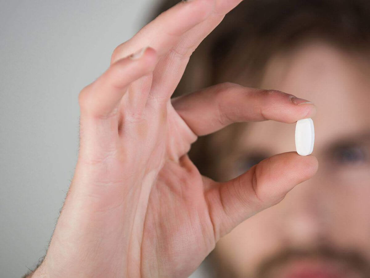 best hair growth vitamins featured image