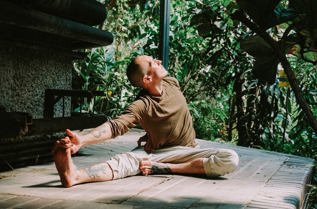 How to Prevent Hair Loss in Men: 12 Effective Ways 2 yoga