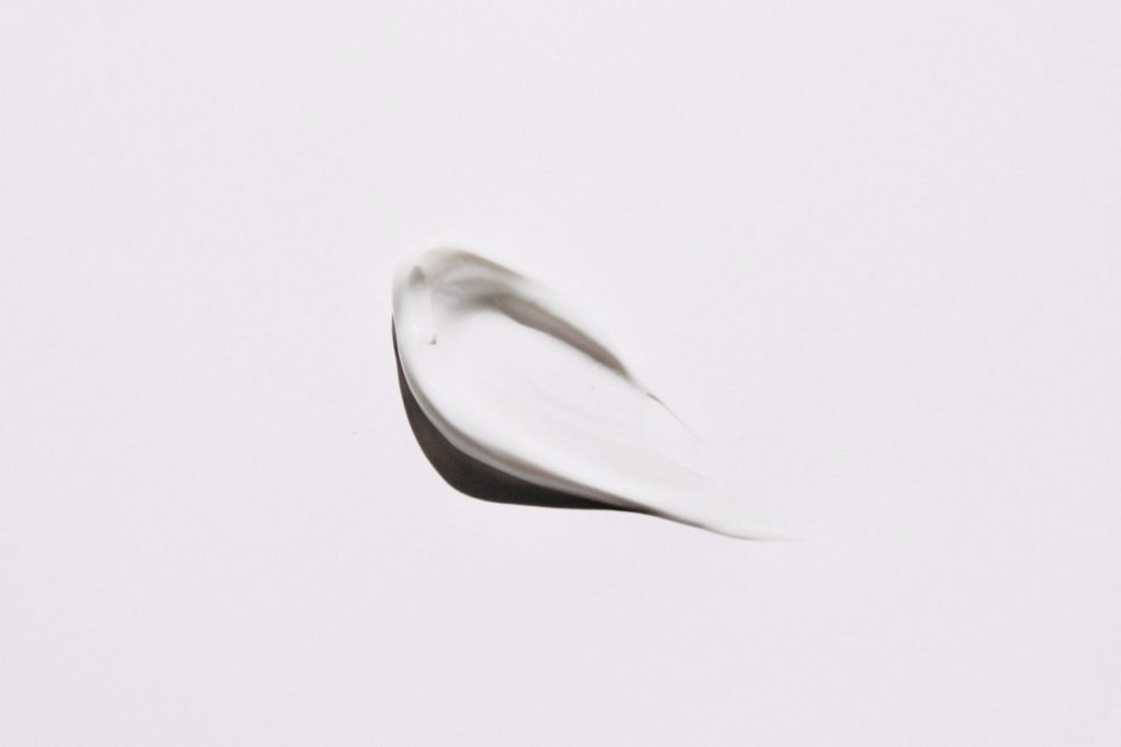 Retinoids vs. Retinols: Knowing the Difference and Which to Use 3 jocelyn morales JiqTLjzEH18 unsplash